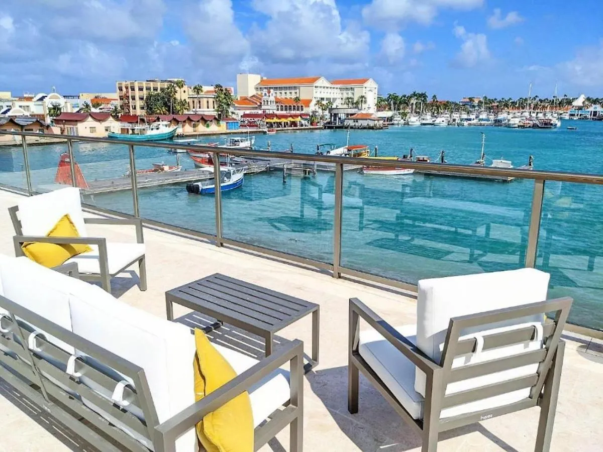 Stylish Luxury Condo, Central Location, Ocean View, Pool, Gym Oranjestad Apartment
